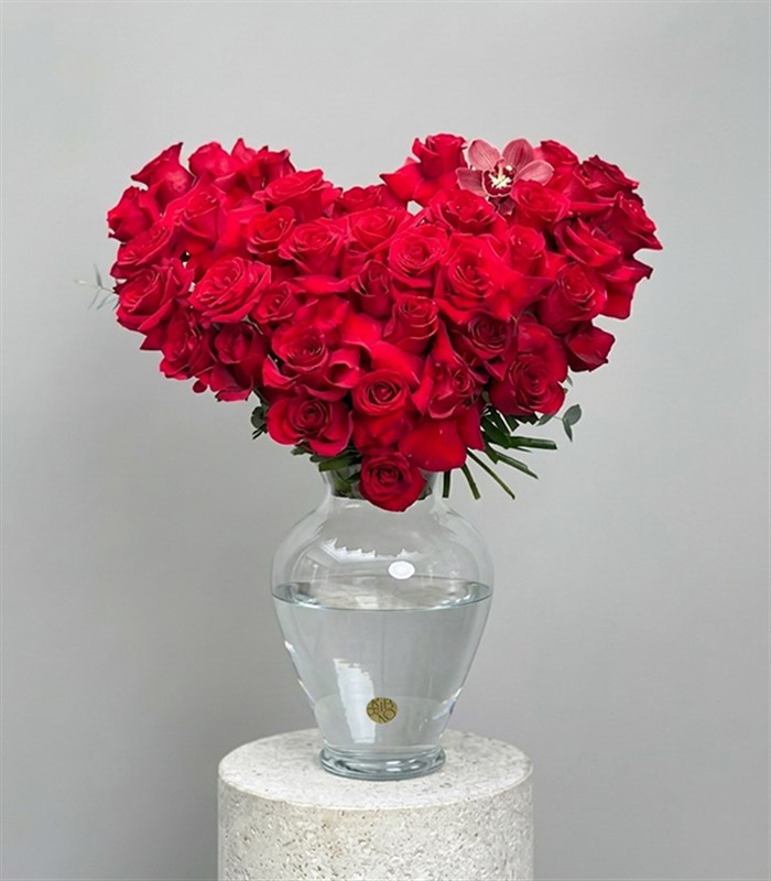 Red Heart Deluxe Bordo Vazoda Kalp 41 Kırmızı Gül Aranjmanı