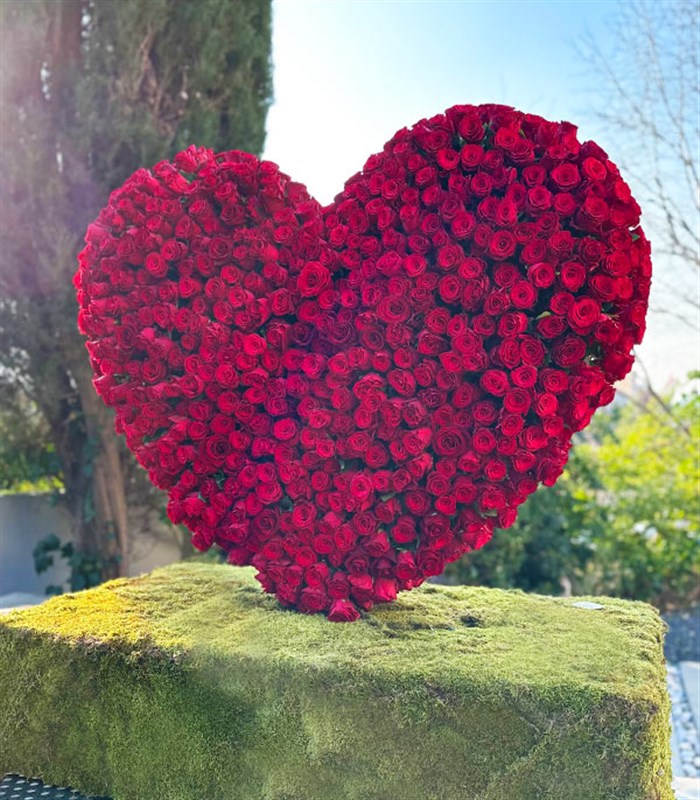 1001 Kırmızı Gül Kalp Heykel Çiçek Üç Boyutlu Panoramik Aranjman
