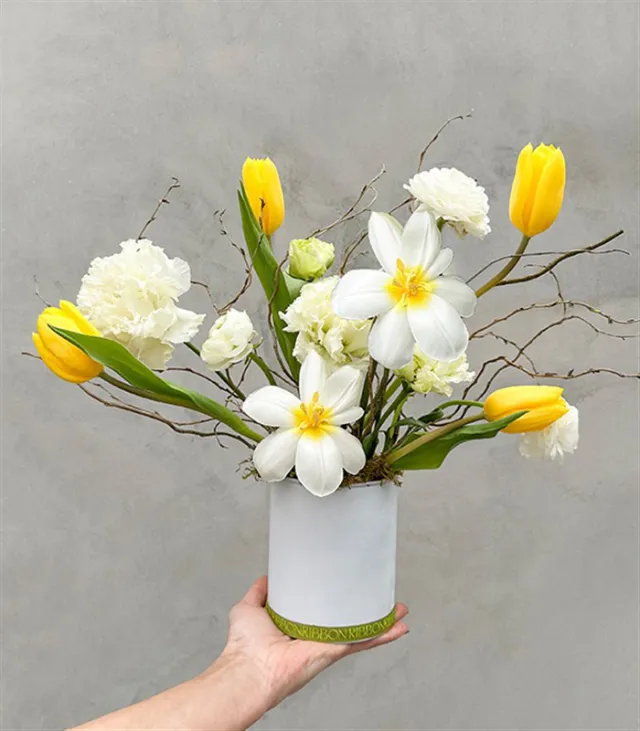 Easter Beyaz Sarı Laleler İlkbahar Aranjmanı, Paskalya Çiçekleri