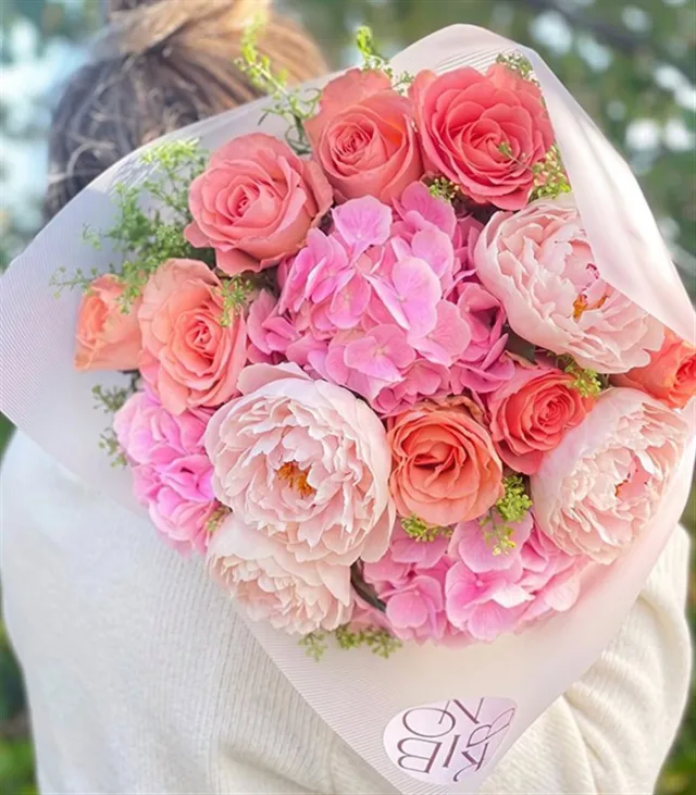 Wish Pink Deluxe Pembe Şakayık Ortanca Buket