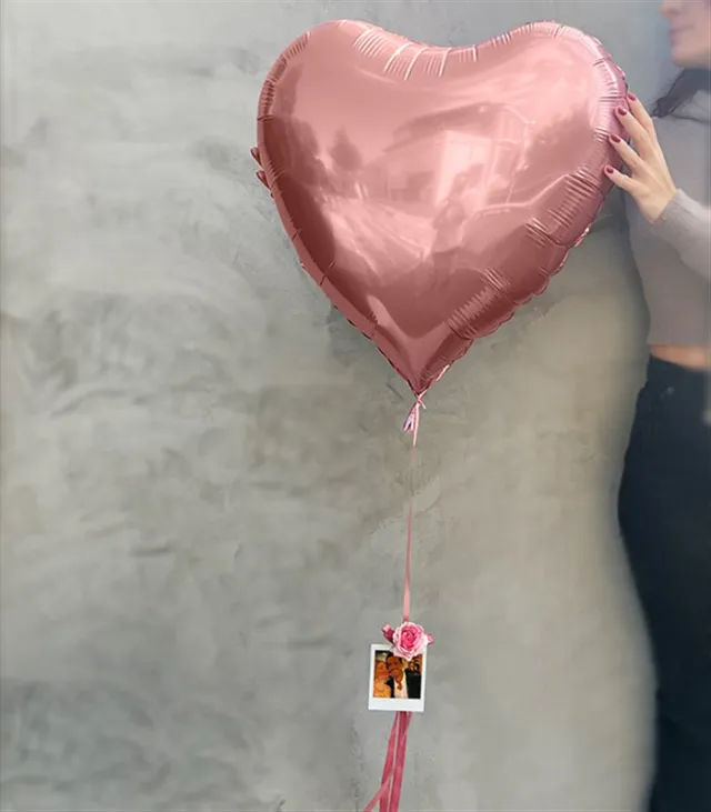 Kişiye Özel Instax Polaroid Fotoğraflı Rose Gold Uçan Kalp Balon 60 cm — görünüm 4