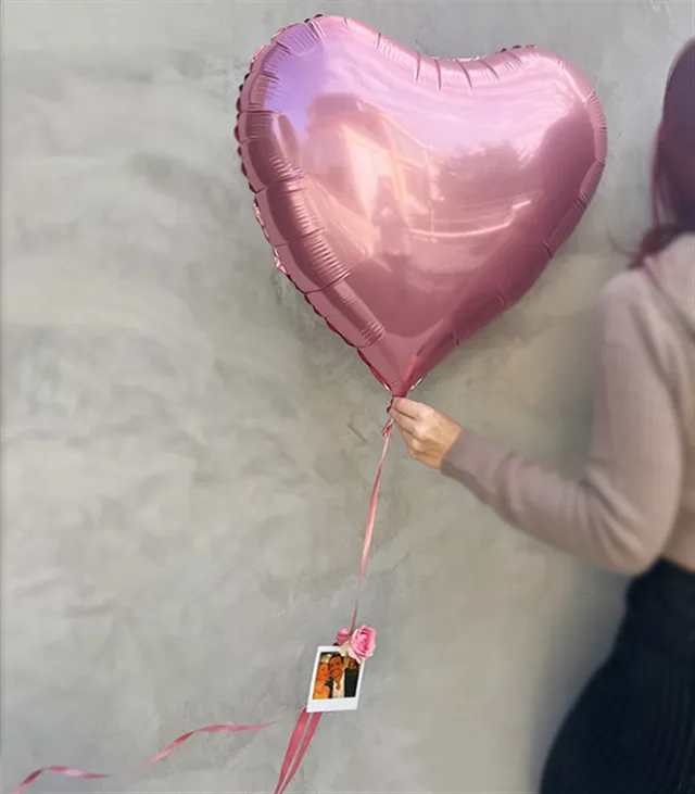Kişiye Özel Instax Polaroid Fotoğraflı Pembe Uçan Kalp Balon 60 cm — görünüm 3