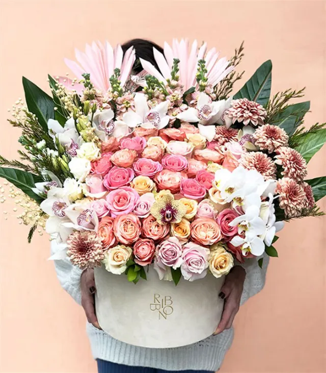 Rosaline Royal Deluxe Somon Pembe Kutu Çiçek — görünüm 3