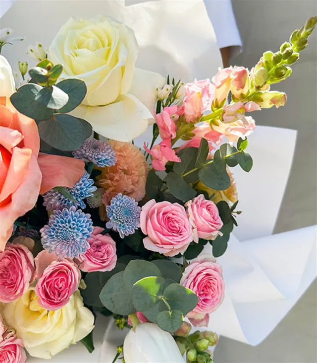 Pure Beyaz Somon Soft Buket, Çiçek Buketi Gönder, Lüks Çiçek — görünüm 4