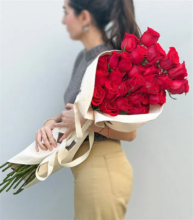 Just Love Deluxe Kanvas Çiçek Taşıma Çantasında 25 Kırmızı Gül