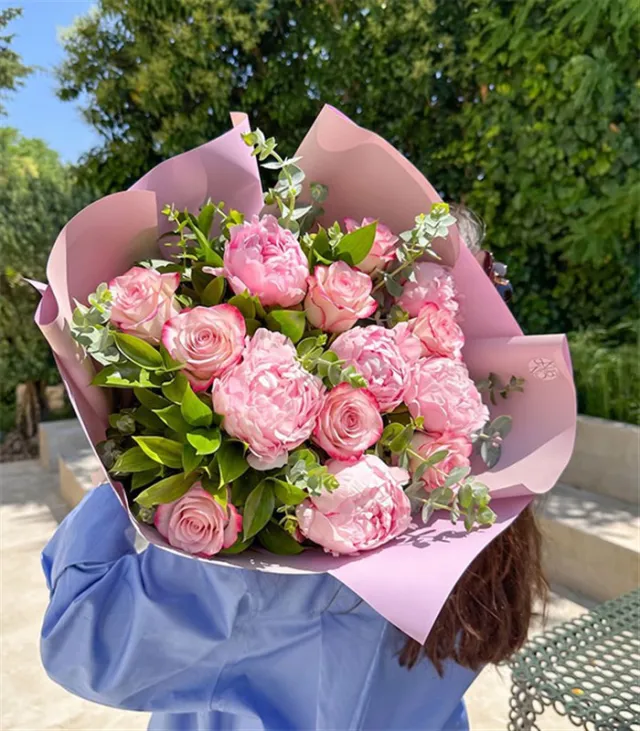Pink Promenade Fuşya Gül Pembe Şakayık Yaz Buketi, Çiçek Buketi Gönder