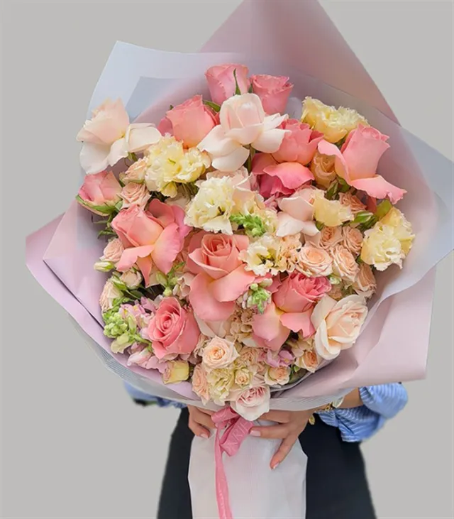 Soft Harmony Deluxe Pembe Çiçekler Buketi
